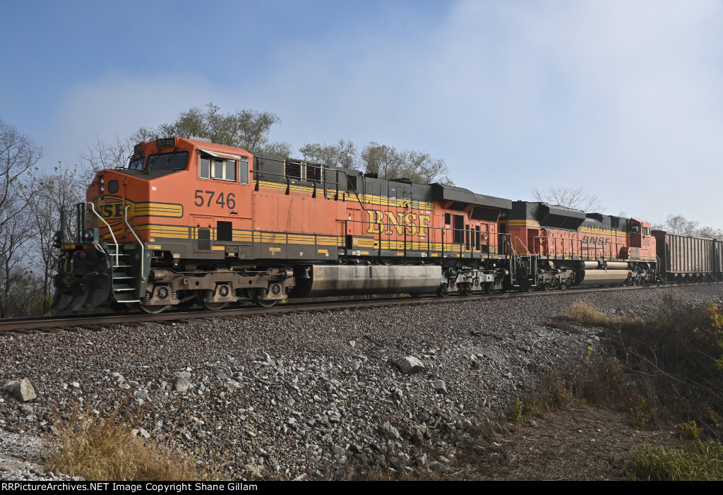 BNSF 5746